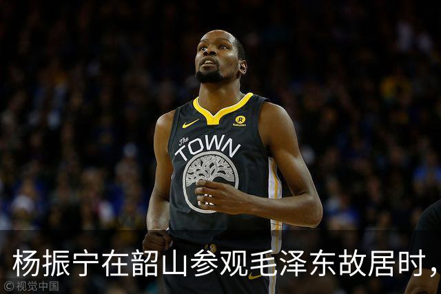 杨振宁在韶山参观毛泽东故居时，有人好奇地问他：毛泽东算不算一位科学家？他当时如何回答的？